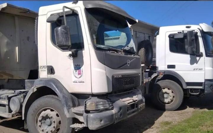 Bandidos furtam três caminhões e uma caminhonete da garagem da prefeitura de Vidal Ramos na madrugada desse domingo